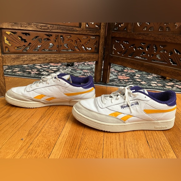 Classic men’s Reeboks - Picture 4 of 10